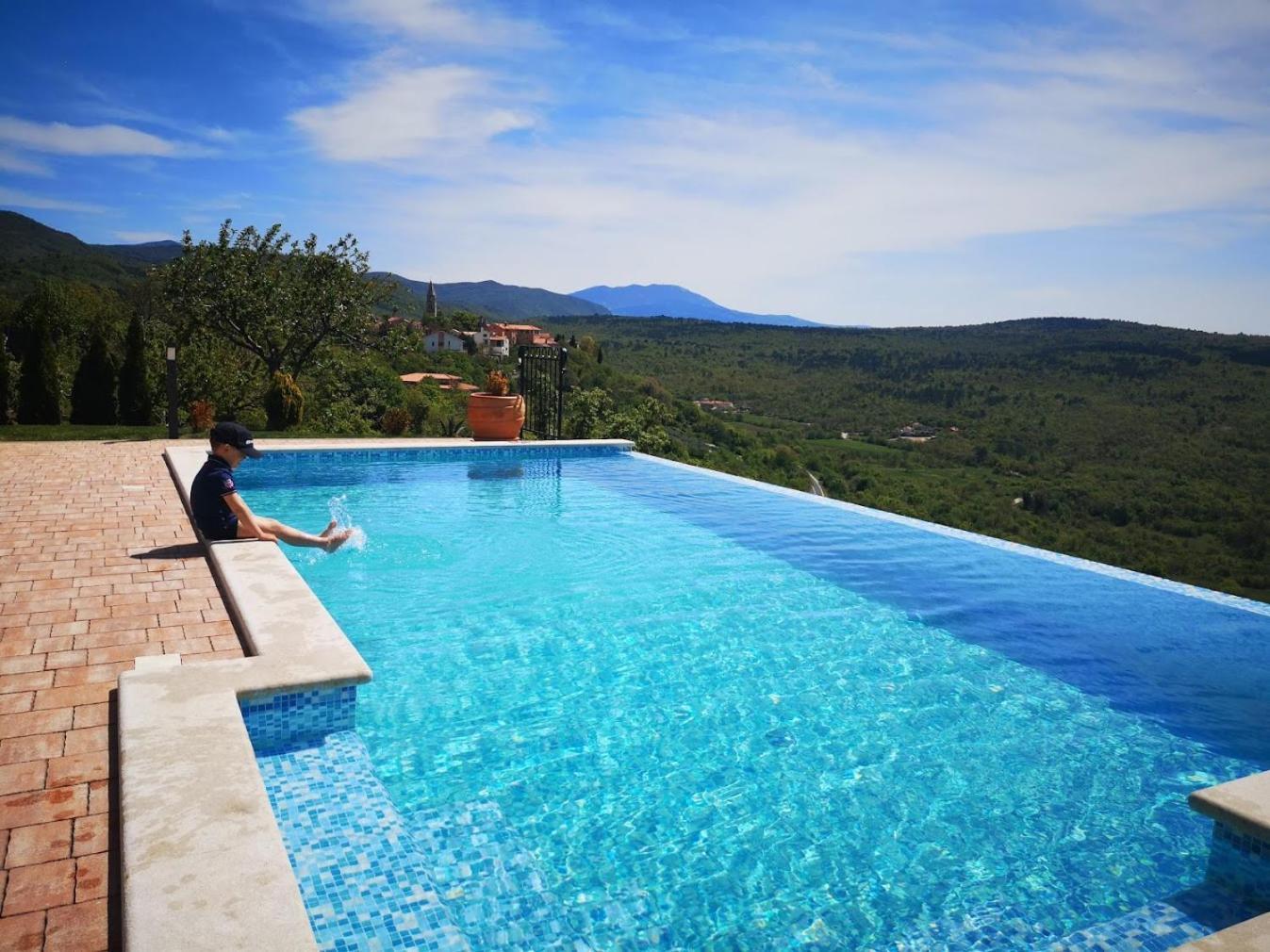 Home Andrea With Infinity Salty Pool Roč Esterno foto